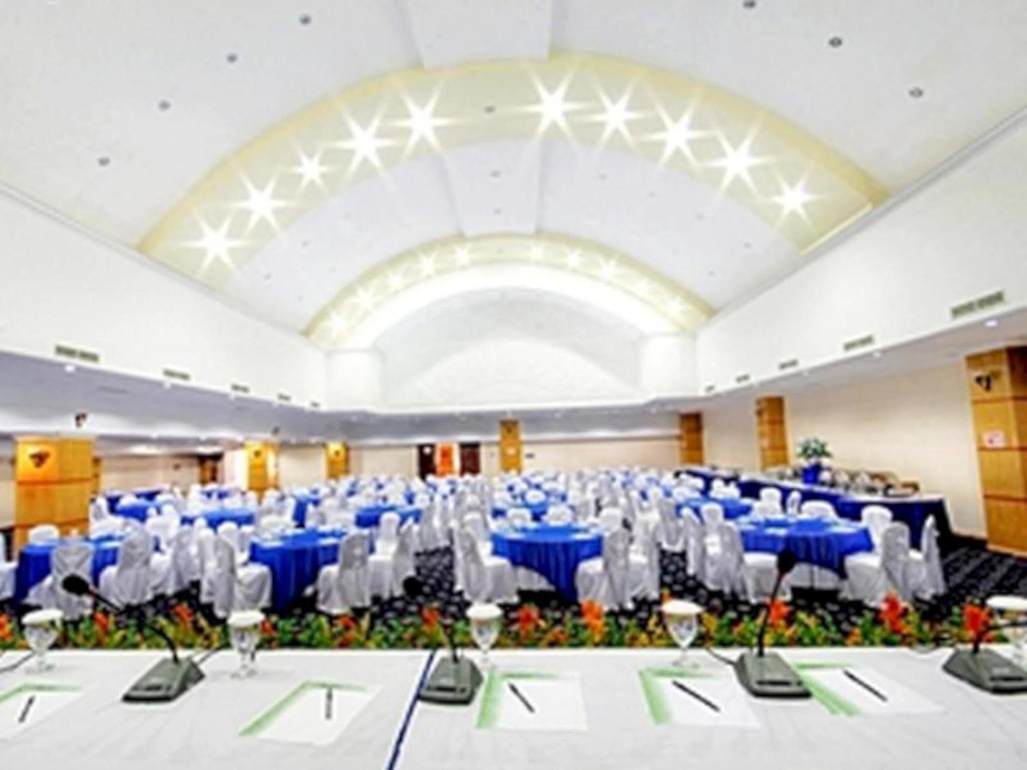 Hotel Madani Medan - Syariah Hotel Dış mekan fotoğraf